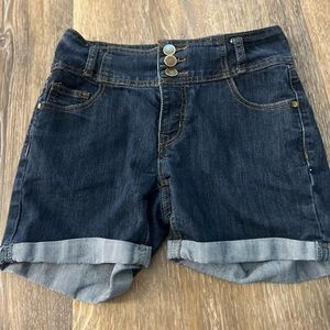 CATO size 4 Jean shorts 💙🤍